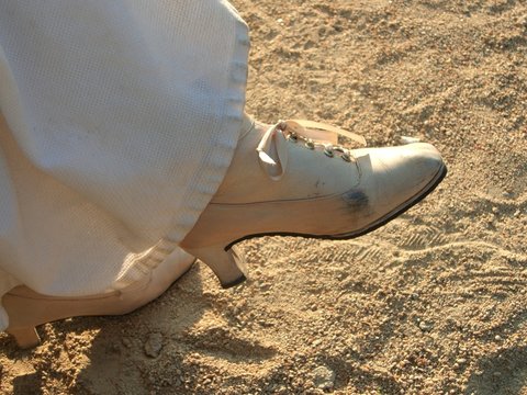 historischer damenschuh