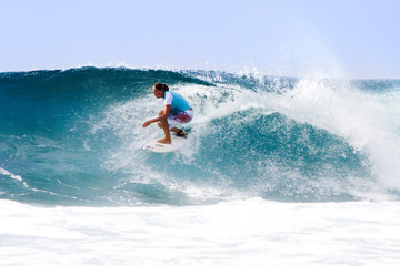 surfing maldives