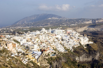 Naklejka premium vue de jour sur la ville de fira a santorin
