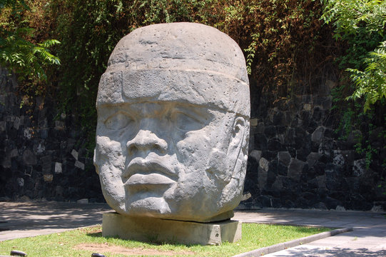 cabeza olmeca