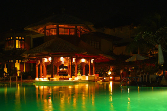 poolanlage - poolbar bei nacht