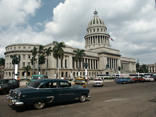Fototapeta na wymiar am Capitol w Hawanie