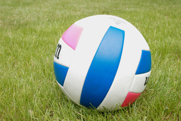 ballon sur pelouse