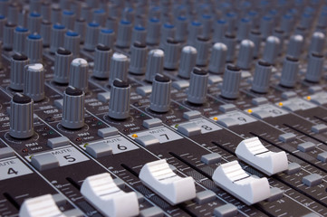 audio mixer