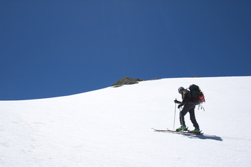 Fototapeta na wymiar esquí en gredos