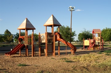 Fototapeta na wymiar park, plac zabaw dla dzieci