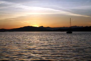 Fototapeta na wymiar Zachód słońca na plaży w Vancouver