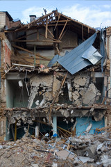 housebreaking, demolition of buiding