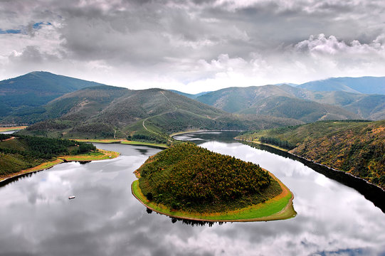 Obrázky Meander – procházejte fotografie, vektory a videa 103,691 ...