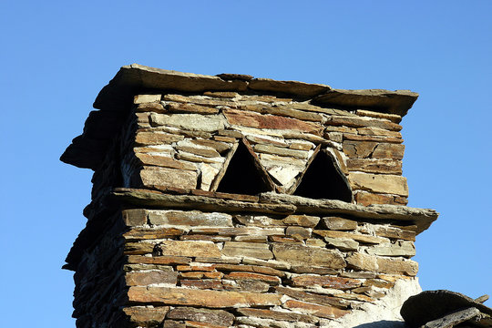 chemin&eacute;e de loz&egrave;re