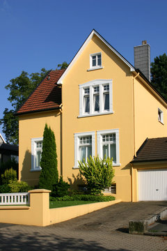 gelbes haus