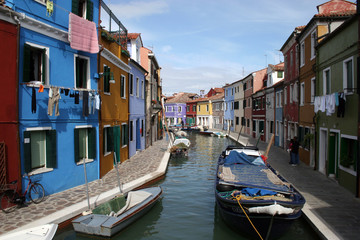 Obraz na płótnie Canvas bateaux et maisons venise île de burano italie