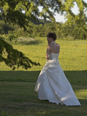 Fototapeta premium mariée au téléphone