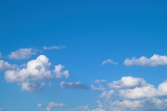 blue sky with white clouds at midday - image 3 © Valerii Kaliuzhnyi