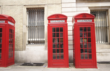 Obraz na płótnie Canvas red call boxes