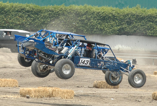 sand cars racing