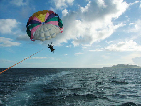 hawaii - parachute
