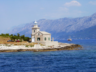Fototapeta na wymiar latarnia na wyspie Adriatyku