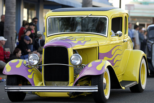 Classic Old Car: Yellow & Pink Flames