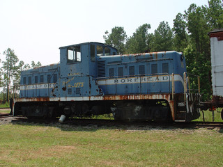 Fototapeta na wymiar old blue diesel train 2