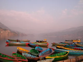 Fotobehang lac de pokhara - népal © labelverte
