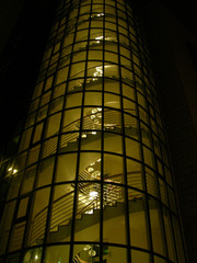 treppenhaus bei nacht