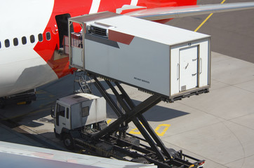 unloading a plane