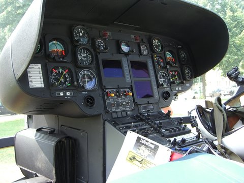 cockpit helicopter (2)