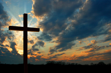 Obraz premium krzyż o zachodzie słońca