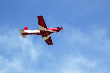 Fototapeta na wymiar samolot akrobatyczny