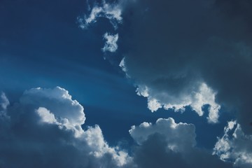 Obraz na płótnie Canvas Niebezpieczne chmury