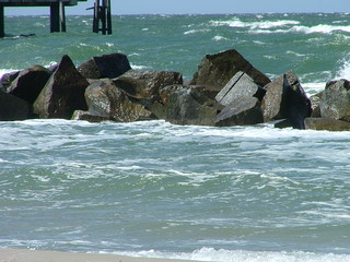 wellenbrecher in der ostsee