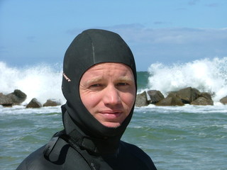 windsurfer mit sturmhaube