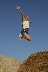 enfant sautant