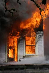 Papier Peint photo Lavable Flamme maison en feu