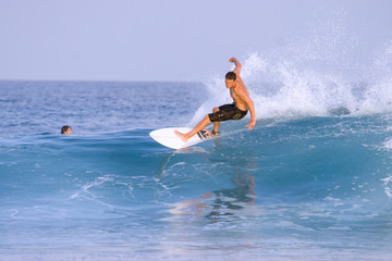surfing maldives
