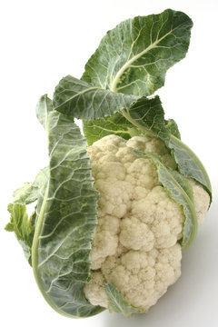 cauliflower with leaf