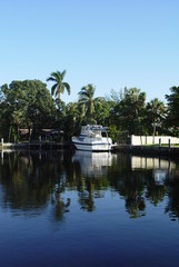 Fototapeta na wymiar boat on a dock