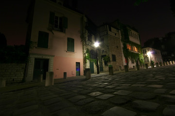 montmartre street at night