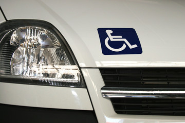vehicule de transport pour personne handicapée.