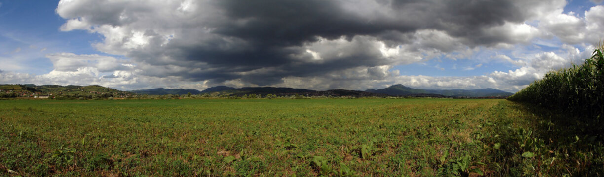 panoramic cloudy landscapee