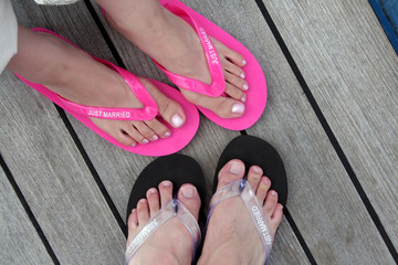 honeymoon flip flop