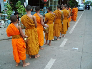 moines, laos