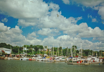 Fototapeta na wymiar boats in the marina