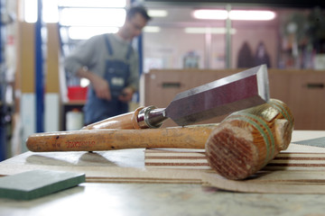maillet et couteau à bois