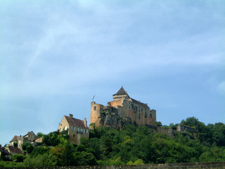 Fototapeta na wymiar chateau above dordogne