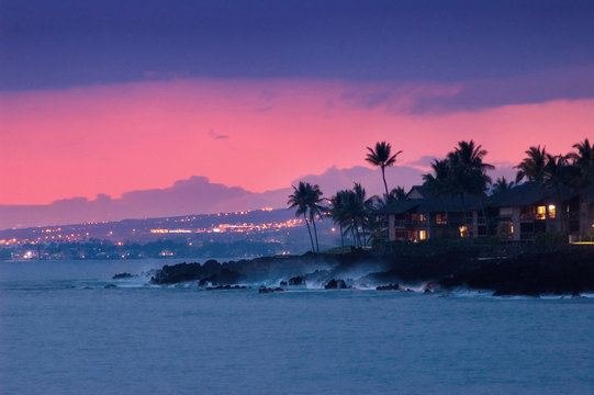 hawaii coast at night