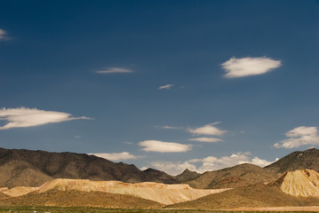 mountain scape in the mojave desert