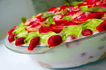 strawberry tiramisu