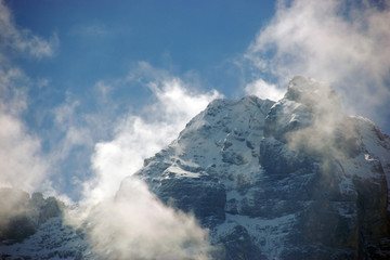 bergspitze, wolken, schnee